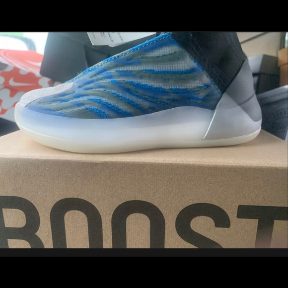 Adidas Yeezy Quantum “Frozen Blue” Kids 11.5 - Picture 2 of 4